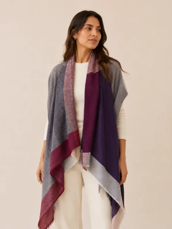 Sapphire Twilight, Vest
