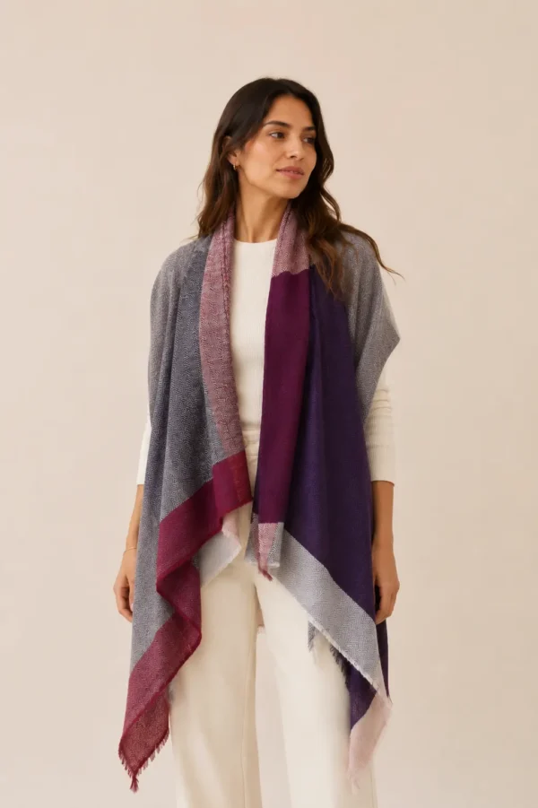 Sapphire Twilight, Vest