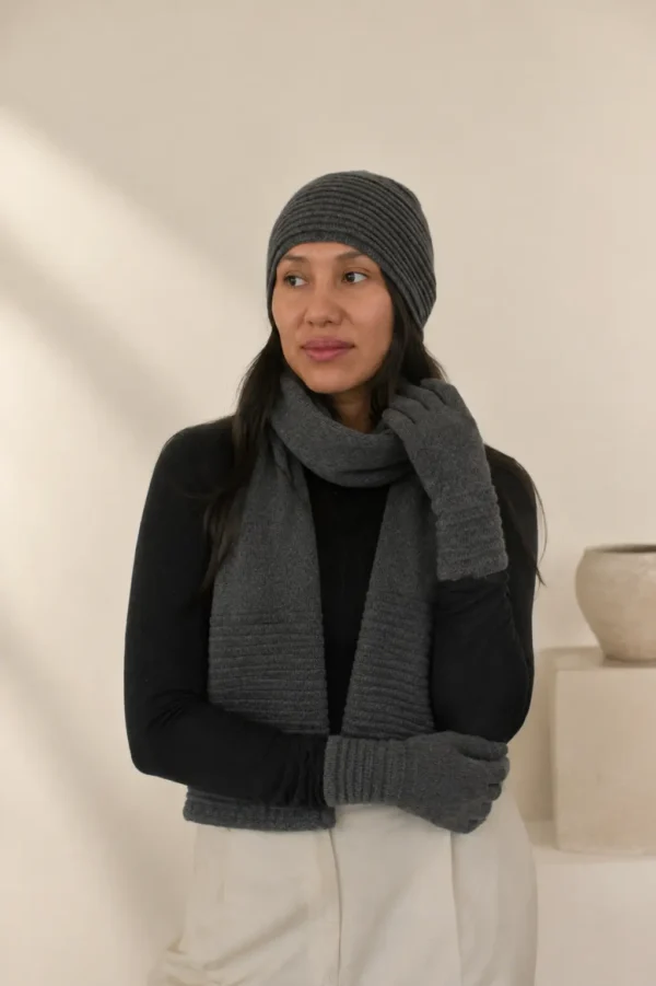Grey scarf, glove and beanie combo